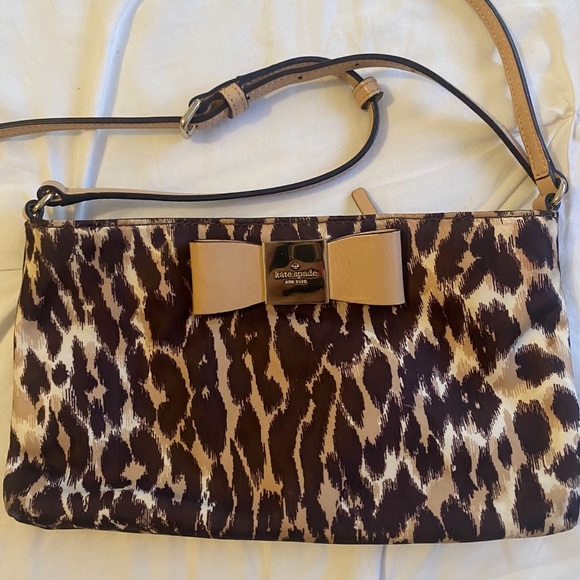 kate spade Handbags - Kate Spade Cross body purse